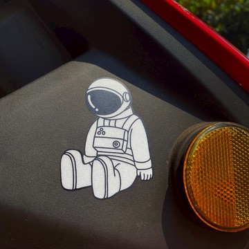 反光屋FKW 太空人 反光貼紙 3M工程級反光貼紙 防水耐曬 機車貼紙 汽車貼紙 車身貼紙 車貼 五月天 MAYDAY