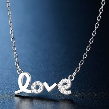 925純銀項鍊 鑲鑽吊墜-時尚甜美LOVE設計生日情人節禮物女飾品73hj9【獨家進口】【米蘭精品】