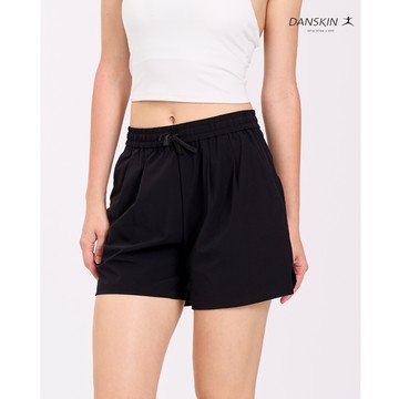 【Danskin】黑色輕撥水休閒運動短褲 X5VKS121