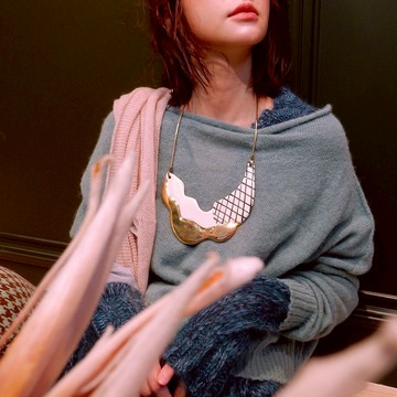 聖誔好禮| 義大利設計師 IOANNA SOLEA 3D 幾何黃銅項鍊| 獨家獻禮