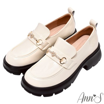 Ann’S優雅學姊-訂製愛心鑽馬銜扣輕量厚底樂福鞋5.5cm-漆皮米(版型偏小)