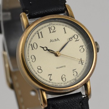 SEIKO ALBA V251-0220 女性腕錶 石英機芯 黃銅色錶殼 黑色錶帶 手錶 古董錶