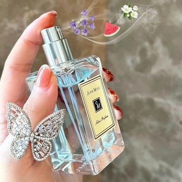✨臺灣出貨✨藍風鈴英國梨小蒼蘭香水女士持久留香淡香大牌爆款家用學生50ml