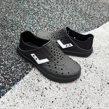 【PONY】ENJOY 輕量洞洞鞋 懶人後跟 男女 中性款 拖鞋 洞洞鞋 雨鞋 水鞋 全黑 熊貓眼圖案