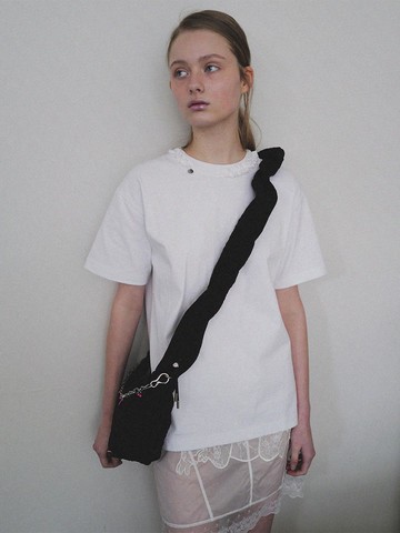 Dumpling M Shoulder Bag [Black]