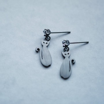 Black 悠閒 貓 耳環 925 銀