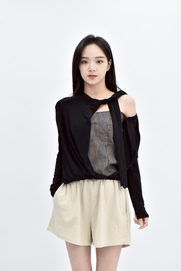 加購優惠(S) faersa 黑色假兩件拼布長袖上衣