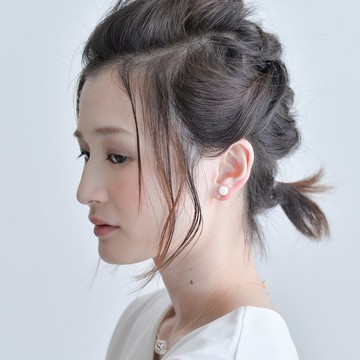 Maru Earring WHITE (CLIP TYPE)