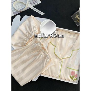 2025新款郁金香三件套裝冰絲涼感帶胸墊短袖睡衣女士夏季天家居服