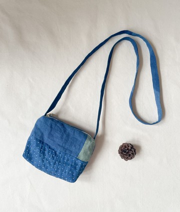 日本製 藍染刺繡亞麻布料 雅緻迷你斜背包 拉鍊款 升級再造品 musette Sashiko