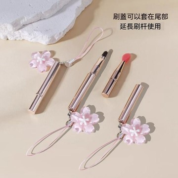 🍃高雄出貨🌸矽膠唇刷 唇刷 唇膜挖勺帶蓋便攜式櫻花掛繩迷你脣刷眼影刷塗抹口紅潤脣膏脣膜眼影硅膠刷便攜潤唇膏唇部暈染刷