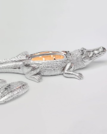 Silvertone Grand Alligator Candle, 14 oz.