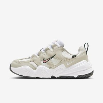 Nike W Tech Hera FN8921-161 女 休閒鞋 運動 復古 老爹鞋 麂皮 拼接 穿搭 白 奶茶