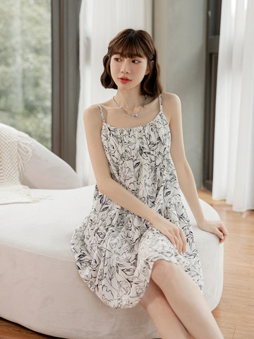 滿版碎花細肩帶壓褶短洋裝