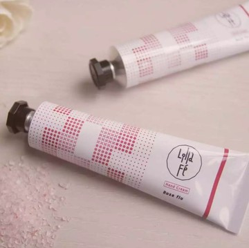 [Lilla Fé] 蘿絲芙露香水霜 Rose flu hand creem-1入組