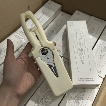 🤩新款🏆台灣出貨🏆新款出口外貿廚房剪刀家用多功能強力食物雞骨專用剪子不鏽鋼磁吸骨頭