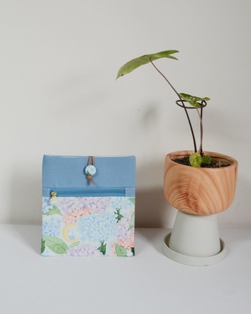 日本布料 藍色系盛夏繡球花紫陽花小兔 電子書保護套 可放觸控筆