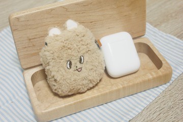 怪怪的小表情 / Airpods(第2代) /褐色款