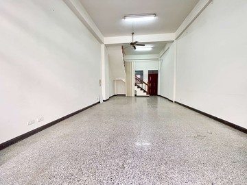 ️好屋留意中️邊間臨路透店一手屋出價談｜台中市東區東英十二街