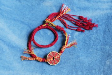 春秋原創 | 藏式全手工編繩 | 黃銅 描硃砂 山鬼八卦幣 | 本命款