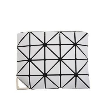 ISSEY MIYAKE 三宅一生 BAOBAO 新款霧面三角格拉鍊零錢包附鍊帶 (LIGHT GRAY)