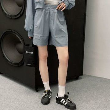 OB嚴選中大尺碼-舒涼彈力腰鬆緊愛心刺繡休閒短褲《BA7786》