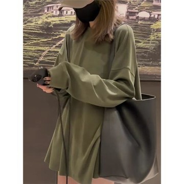 軍綠色長袖t恤女早春季2026新款寬松中長款下衣失蹤遮肉顯瘦上衣