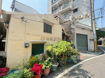 捷運後站 雙鐵共構宅 6米大面寬老宅 適合危老重建｜高雄市岡山區永樂街