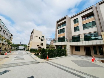 7米4大面寬｜沙鹿全新透天｜山水豐晉雙車稀有戶別｜台中市沙鹿區東晉二街
