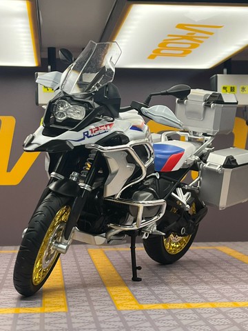 【全球優品匯】超大號1:9水鳥R1250gs合金車模型仿真摩托車玩具收藏擺件 尺寸：24x11x15cm 功能：腳架可下放，前后輪避震