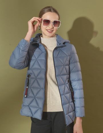 ★【喜芝梅】菱格技藝 都會輕便保暖連帽羽絨棉外套(三色；M-3L) 225390031