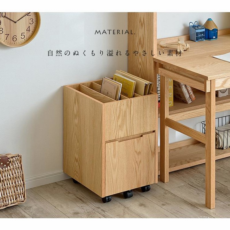 約70年前 ピンクペインデッド木製無垢材事務机 ヴィンテージ 幼稚園の古い備品 約70年前 ピンクペインデッド木製無垢材事務机 ヴィンテージ
