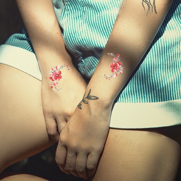 微刺青 紅色花環👑大邱紋身👑【T08Z】新 小清新 假刺青輕紋身 防水 紋身 刺青 貼紙 T08