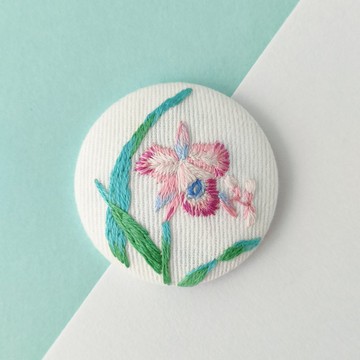 蘭花手工刺繡胸針或髮圈 : 精緻粉色漸層款式