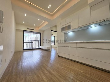 輕軌旁 精裝二房含車位 中高樓層景觀 84090	｜高雄市前鎮區瑞隆路