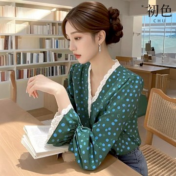 初色 法式蕾絲花邊撞色波點荷葉邊袖長袖V領襯衫上衣女上衣-墨綠色-10699(M-2XL可選)