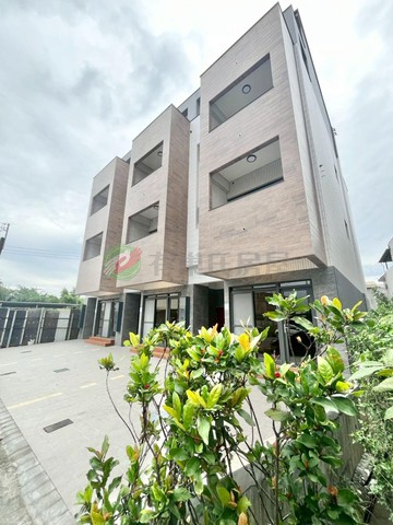 冬山華德福全新大路邊電梯透天B2｜宜蘭縣冬山鄉香南路