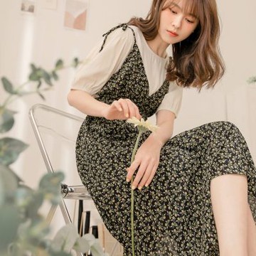 OB嚴選中大尺碼-假兩件綁帶碎花短袖長洋裝《DA9141》
