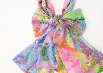 1週【慶祝時間】藝術雪紡圍巾披肩彩色花痴圖案生動可愛生日禮物