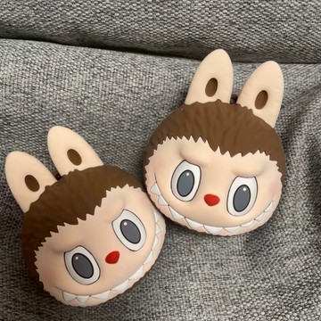 POPMART 泡泡瑪特 LABUBU ORIGINALS 棕色 矽膠 耳機包
