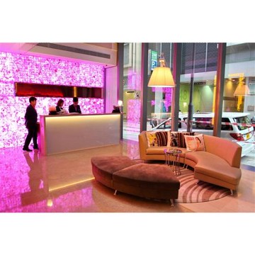 香港旅遊｜【灣仔躍動之旅】英迪格酒店3天2夜自由行★未稅★人氣休閒酒吧體驗、夜探賽馬場(2人成行)｜高雄出發_26HKIGRA3D