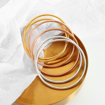 宏雲Hongyun- Xyx-電商小眾設計素圈多尺碼環形疊戴質感簡約百搭時尚鈦鋼女手鐲