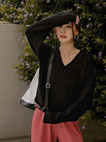 保暖粗針織V領短版立體麻花上衣