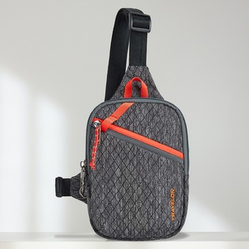 《TRAVELON》Greenlander防盜胸包-灰-- 側背包 斜背包 背帶包 防割防搶