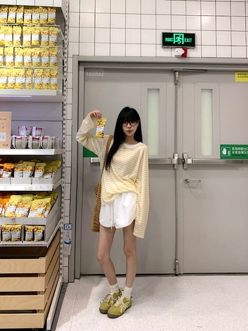 【missy shop】奶油慢日條紋上衣蕾絲拼接短褲套裝-97670