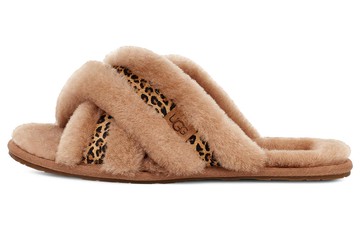 WMNS UGG CROSS SLIDES CHESTNUT