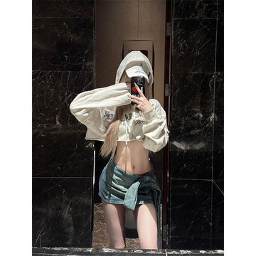 免運 衛衣 短款衛衣 薄款衛衣 帽T 美式辣妹字母印花休閒連帽衛衣女秋季新款設計感寬鬆百搭短款上衣M