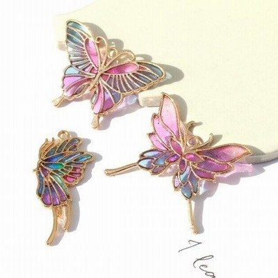 ＃255 ステンドグラス✴ちょうちょ✴レジンヘアゴム✴キーホルダーブローチ 空枠 レジン枠 フラワーバタフライ フレーム チャーム パーツ 蝶