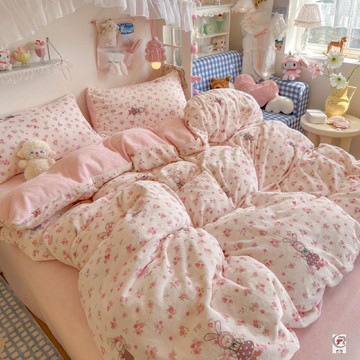 冬季 熱銷🌙 冬季碎花兔兔牛奶絨四件套款雙面保暖被套珊瑚絨牀單笠宿舍三件套被套 冬季被套