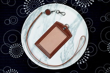 現貨 茶色直式證件套(伸縮拉環),卡套,悠遊卡,證件卡套